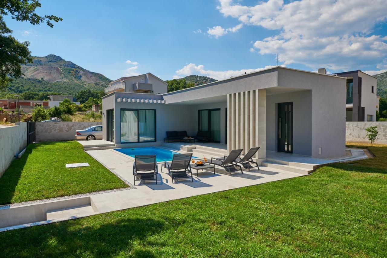 Villa Oasis - Your Luxury Home Away From Home Celopeci Exterior foto