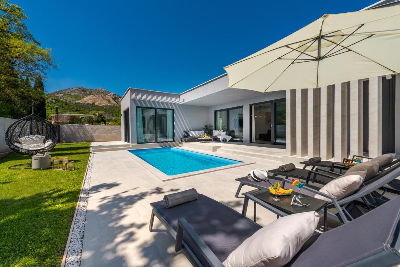 Villa Oasis - Your Luxury Home Away From Home Celopeci Exterior foto
