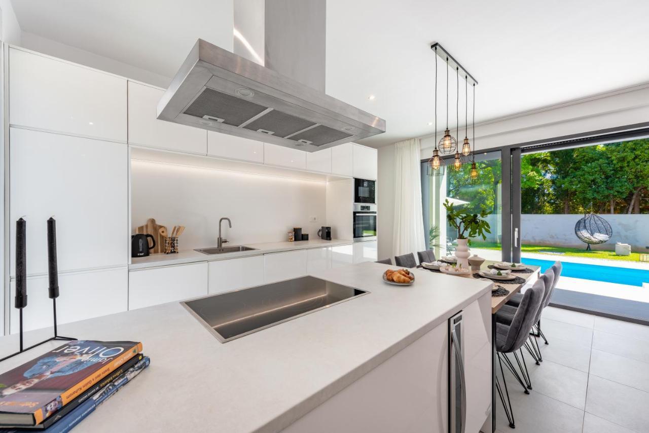 Villa Oasis - Your Luxury Home Away From Home Celopeci Exterior foto